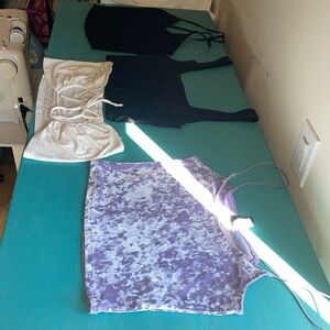 🎄Women’s 4 Crop Top Tank Tops